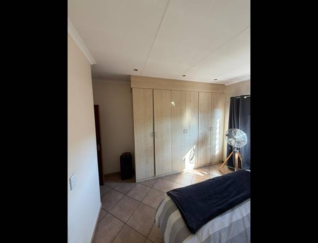 2 BEDROOM SECTIONAL TITLE RENTED IN SONNEVELD